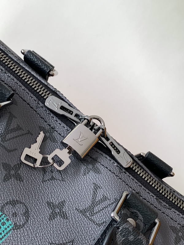 ルイヴィトンバッグ素材ディテール